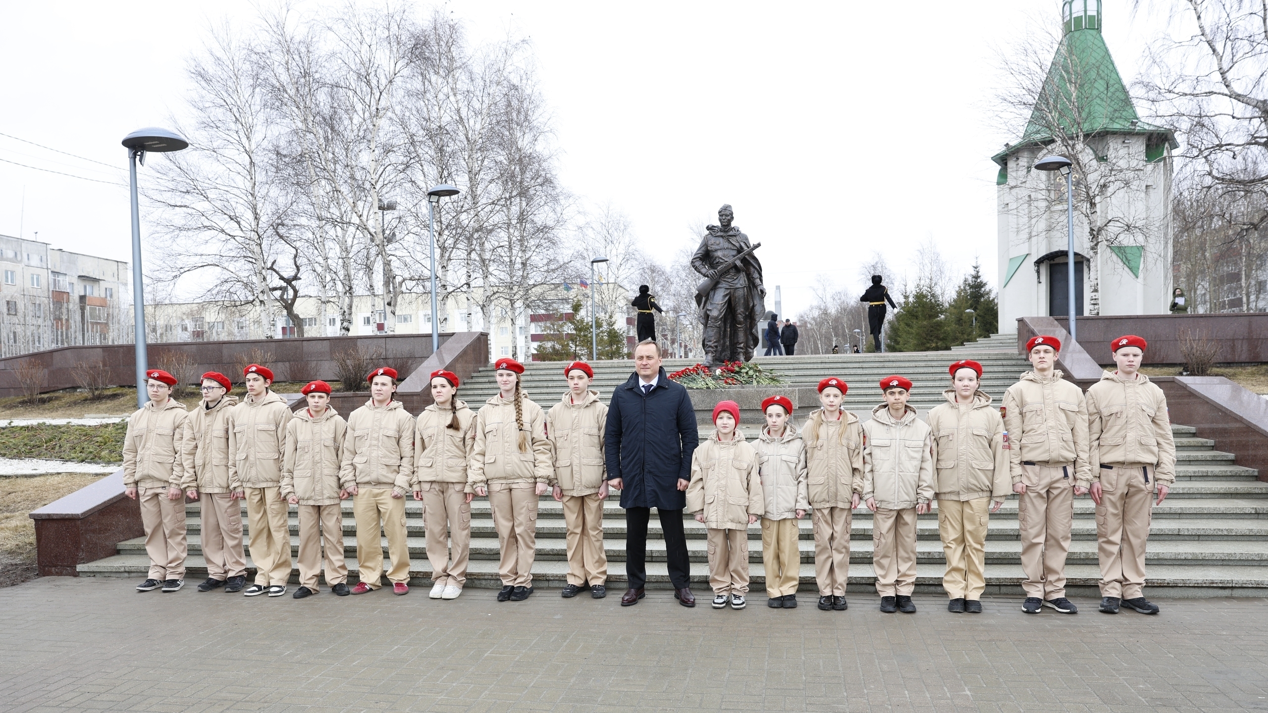 В Сургуте открыли памятник Солдату-Победителю и посвятили юнармейцев! 