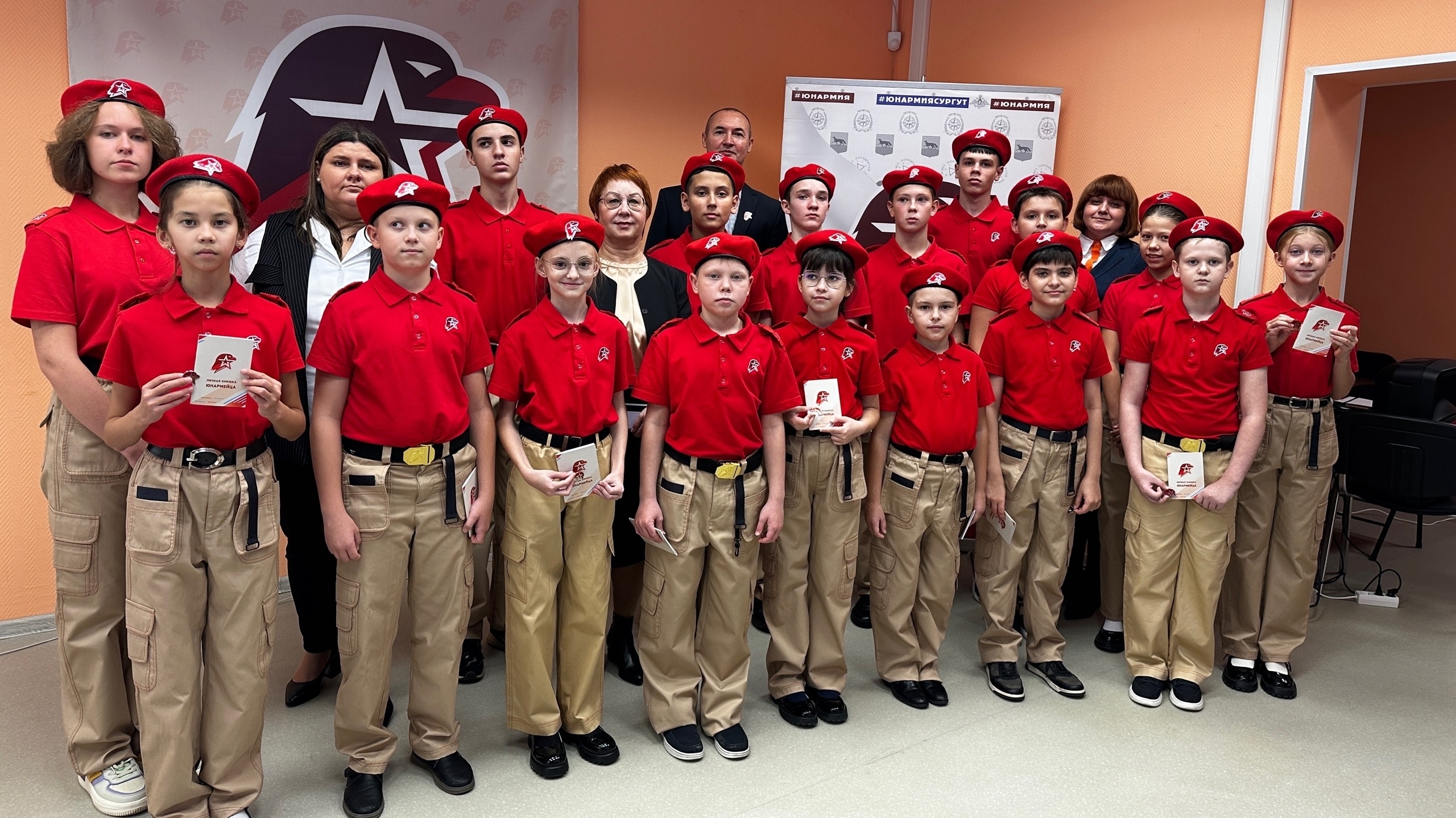Вступление гимназистов в ряды Всероссийского детско-юношеского военно-патриотического общественного движения «Юнармия»!